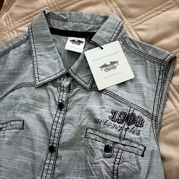 Harley-Davidson Tops - Gray Sleeveless Button-Up Top